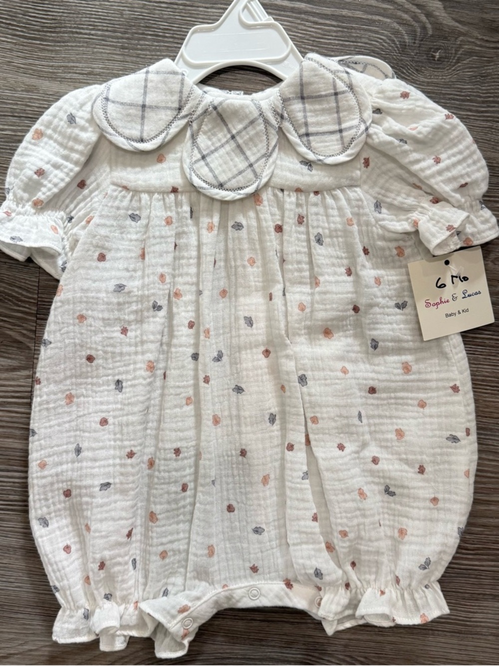 NWT Sophie & Lucas Bubble 6M White Textured Baby Romper with Scallop Collar